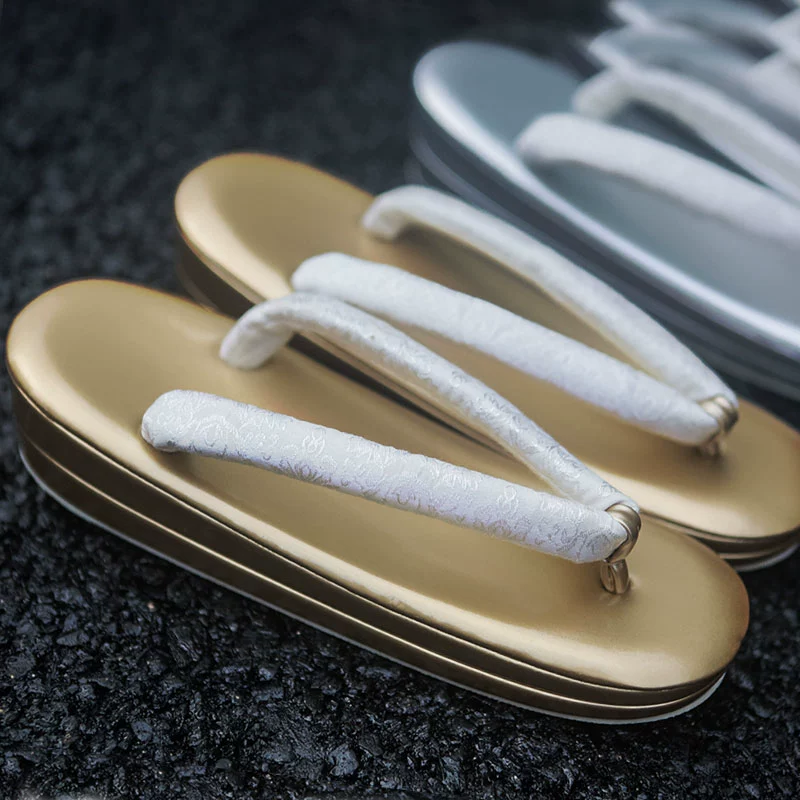 Geta Wooden Sandal - รองเท้าเกตะญี่ปุ่นสำหรับผู้หญิง - รองเท้าโซริพื้นไม้หนาพร้อมพื้นกันลื่น สำหรับคอสเพลย์และรองเท้าแตะส้นสูงสำหรับฤดูร้อน ขนาด 24